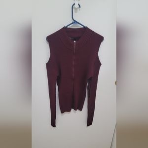 Cut ✂️ out shoulders sweater